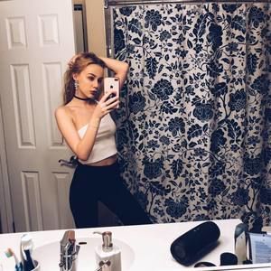 Meet your Posher, Lera